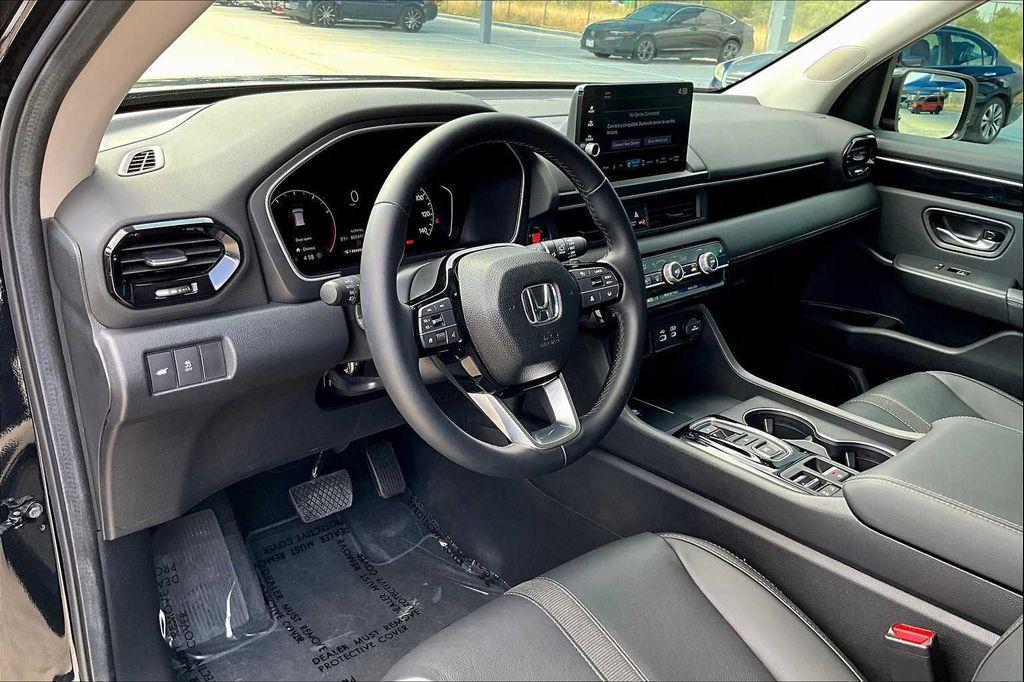 used 2025 Honda Pilot car, priced at $43,500
