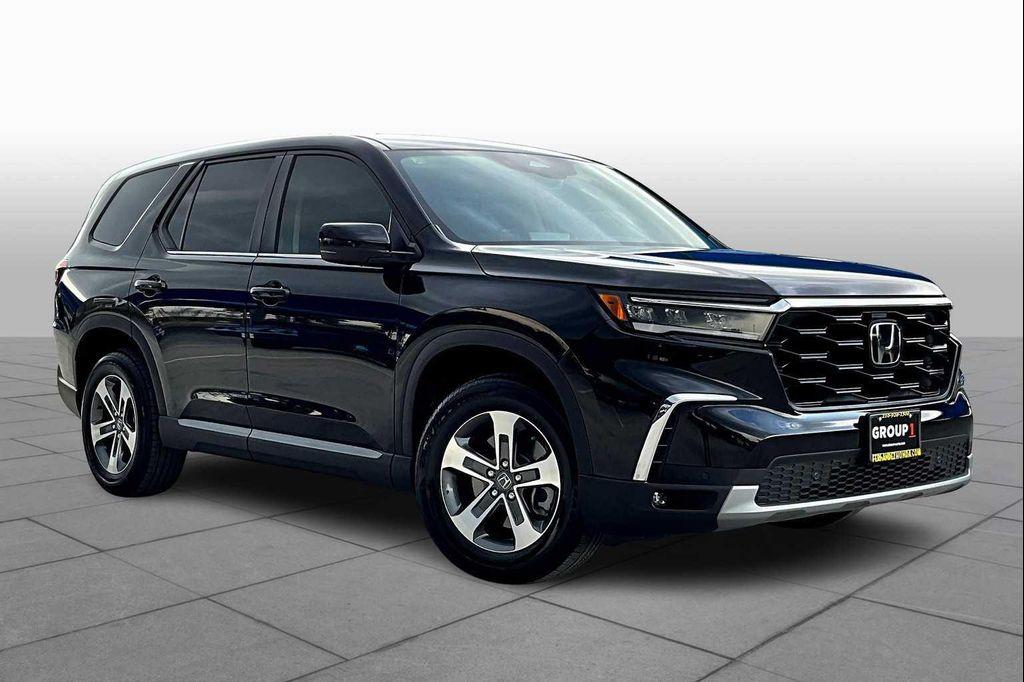 used 2025 Honda Pilot car, priced at $43,500