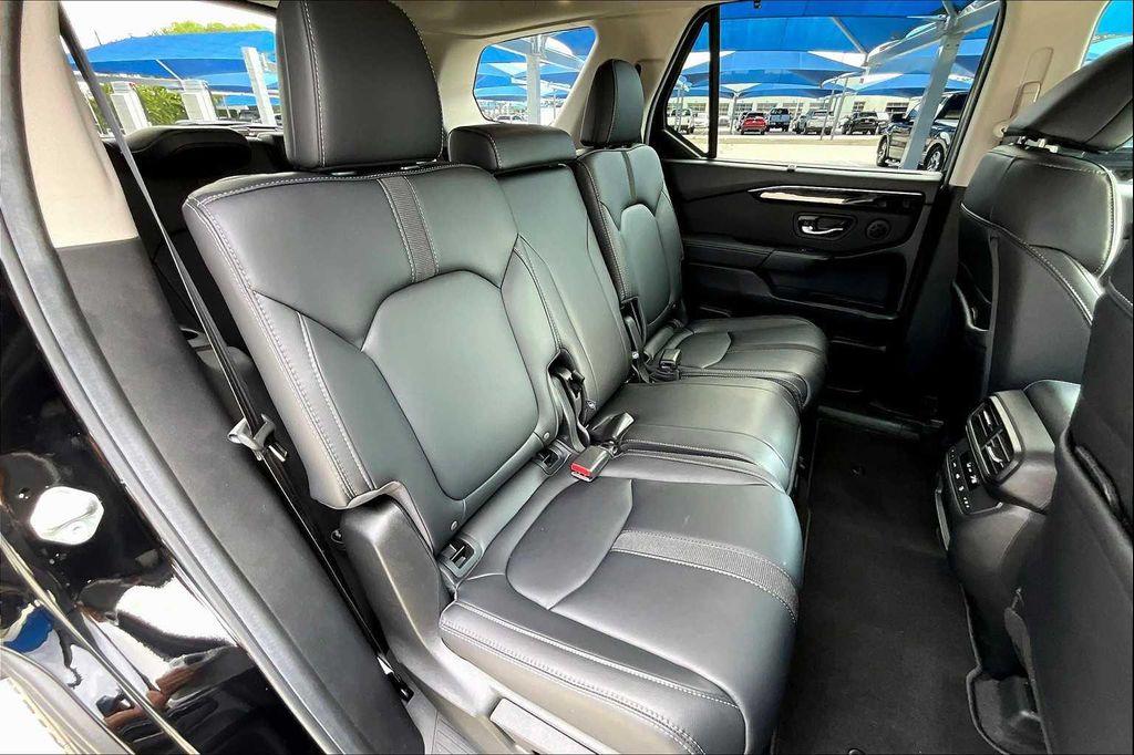 used 2025 Honda Pilot car, priced at $43,500
