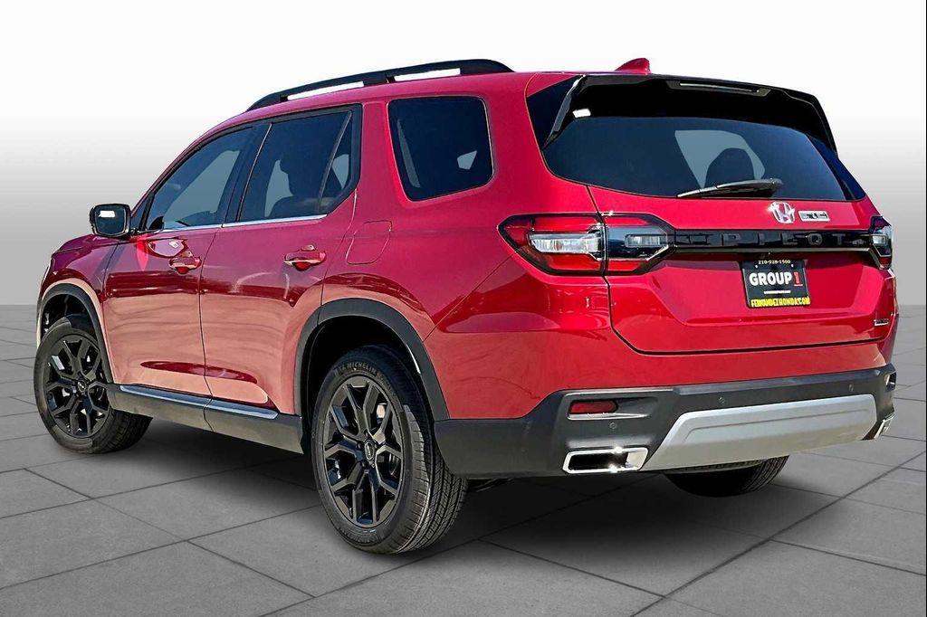 new 2025 Honda Pilot car, priced at $51,350