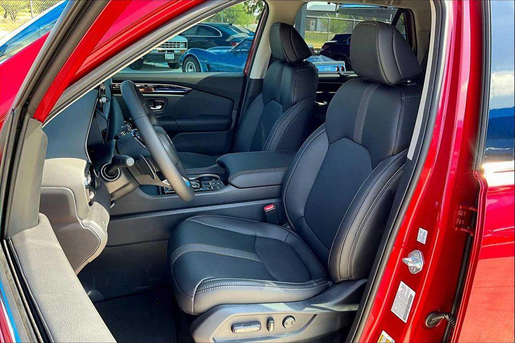 new 2025 Honda Pilot car, priced at $51,350