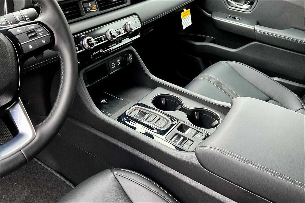 new 2025 Honda Pilot car, priced at $46,050