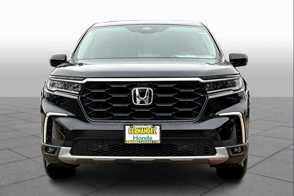 new 2025 Honda Pilot car, priced at $46,050