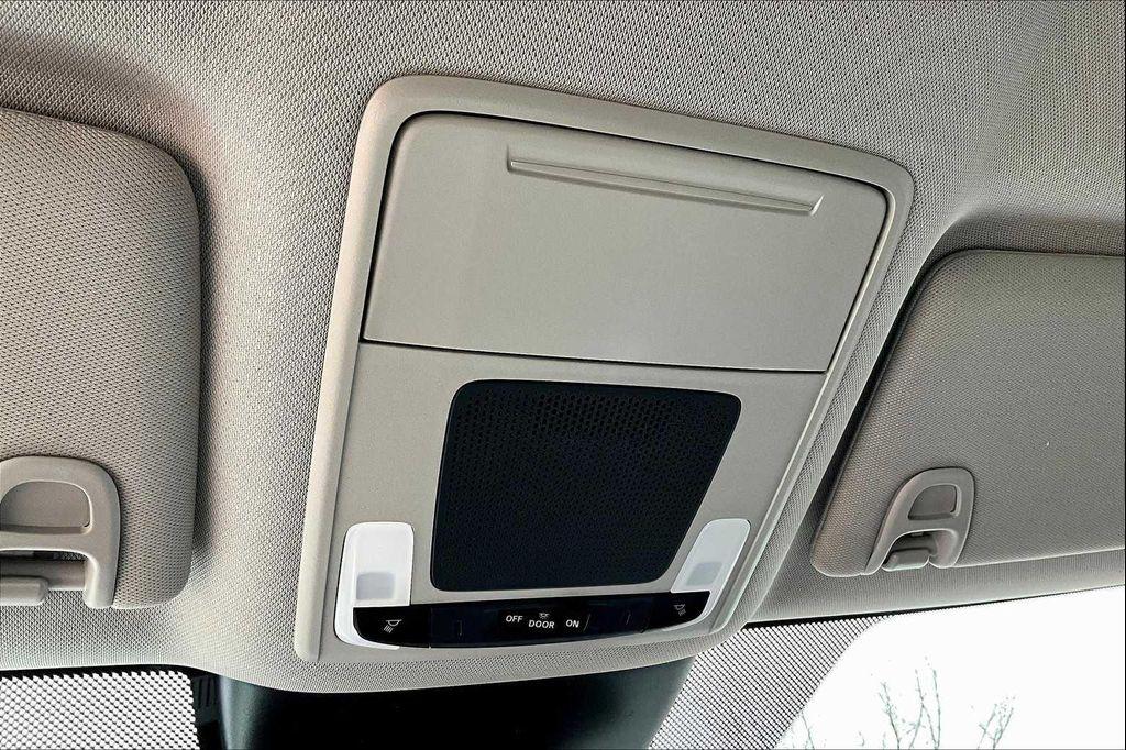 new 2025 Honda Pilot car, priced at $46,050