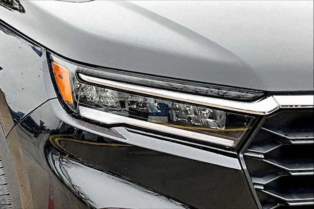 new 2025 Honda Pilot car, priced at $46,050