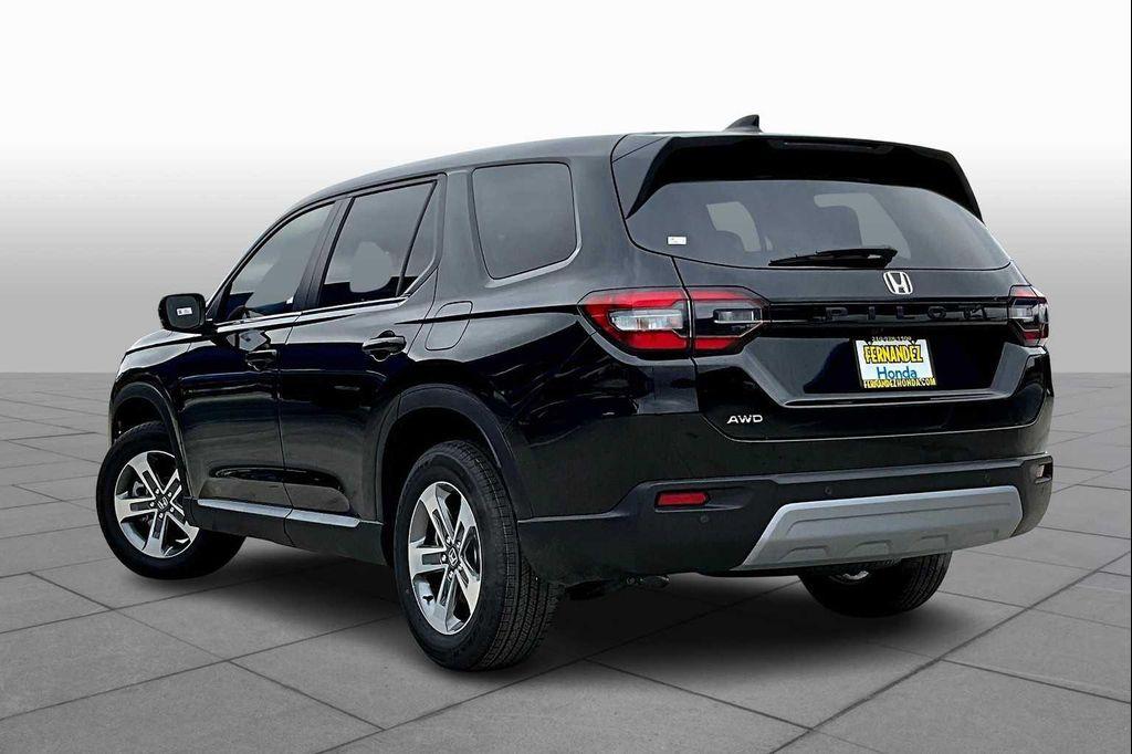 new 2025 Honda Pilot car, priced at $43,700