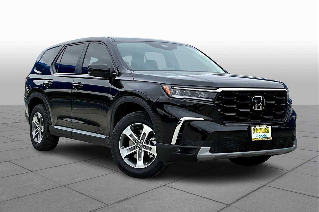 new 2025 Honda Pilot car, priced at $43,700