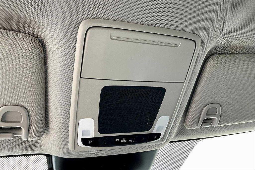 new 2025 Honda Pilot car, priced at $43,700