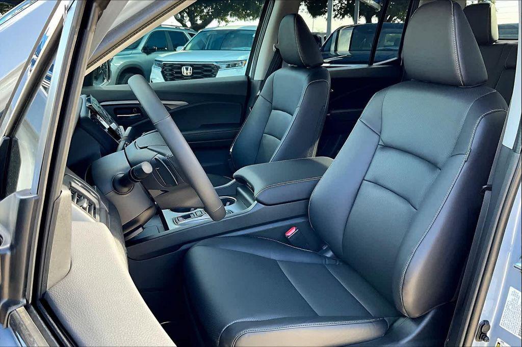 new 2025 Honda Ridgeline car, priced at $44,885