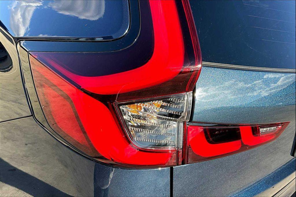 new 2026 Honda CR-V Hybrid car, priced at $40,175