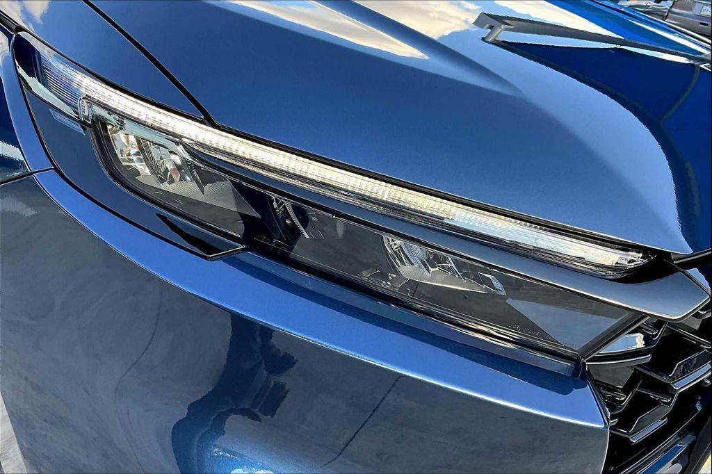 new 2026 Honda CR-V Hybrid car, priced at $40,175