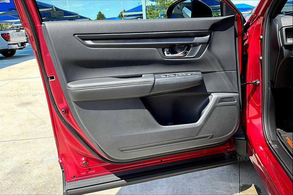 new 2026 Honda CR-V Hybrid car, priced at $40,650