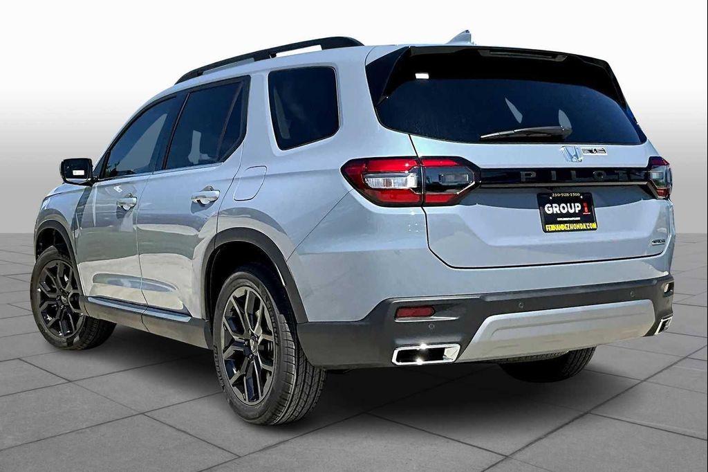 new 2025 Honda Pilot car, priced at $49,350