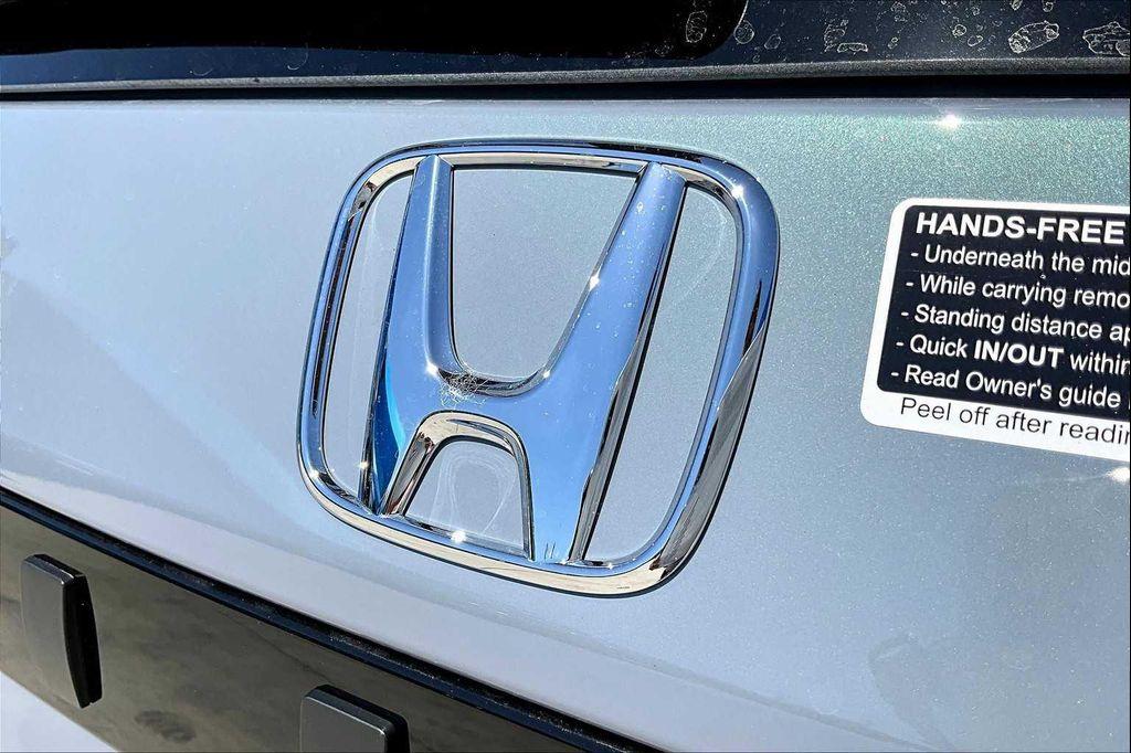 new 2025 Honda Pilot car, priced at $49,350