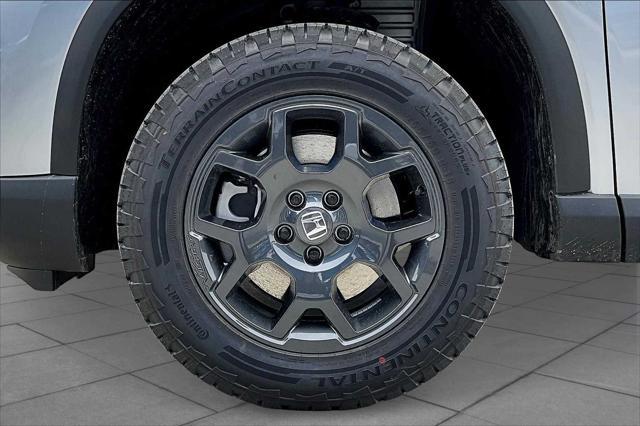new 2025 Honda Pilot car, priced at $50,850