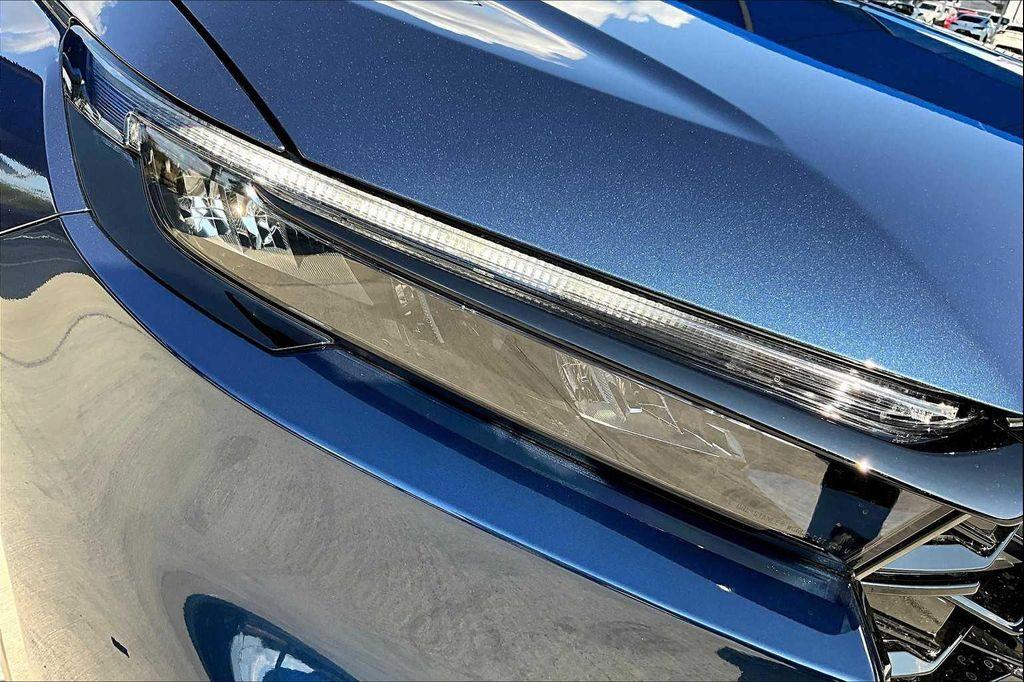 new 2026 Honda CR-V Hybrid car, priced at $40,175