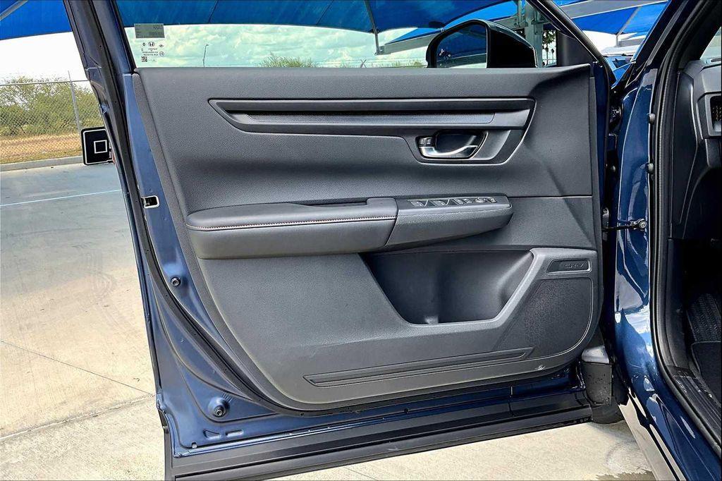 new 2026 Honda CR-V Hybrid car, priced at $37,025