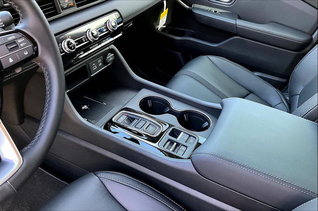 new 2025 Honda Pilot car, priced at $47,050