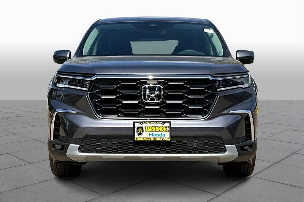new 2025 Honda Pilot car, priced at $47,050