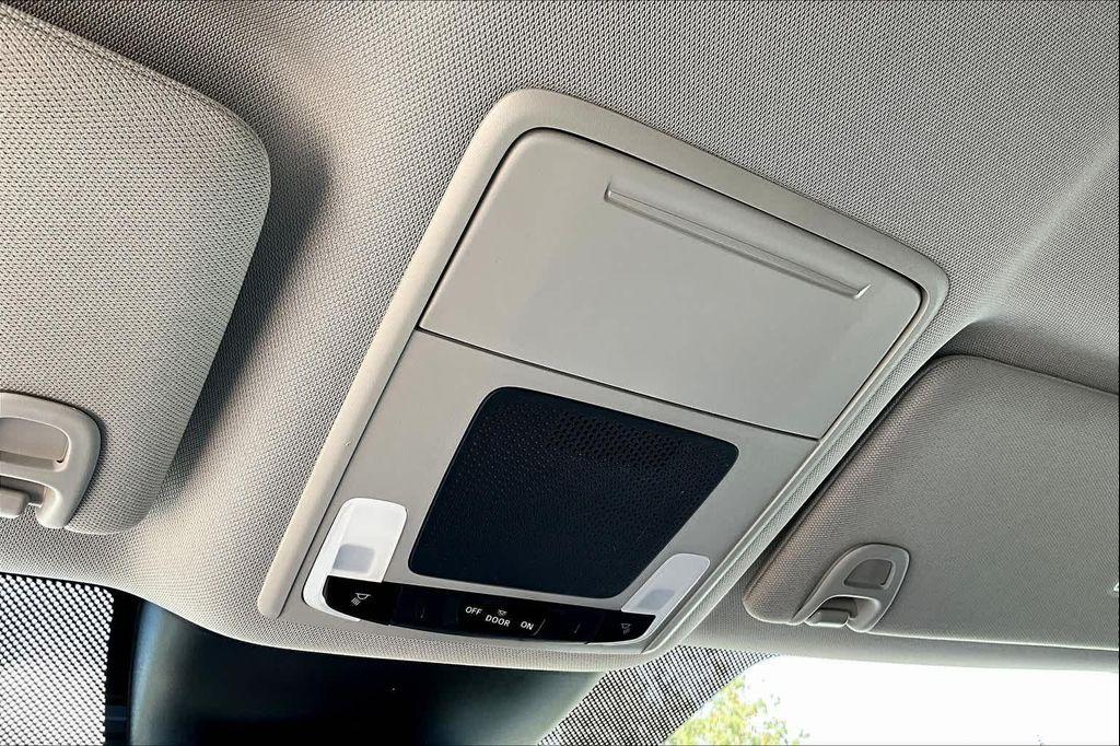 new 2025 Honda Pilot car, priced at $47,050