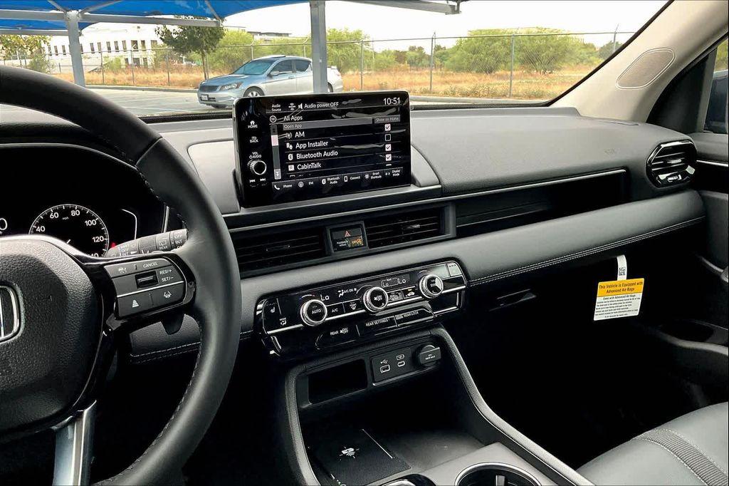 new 2025 Honda Pilot car, priced at $47,825