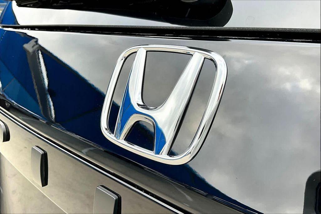 new 2025 Honda Pilot car, priced at $47,825