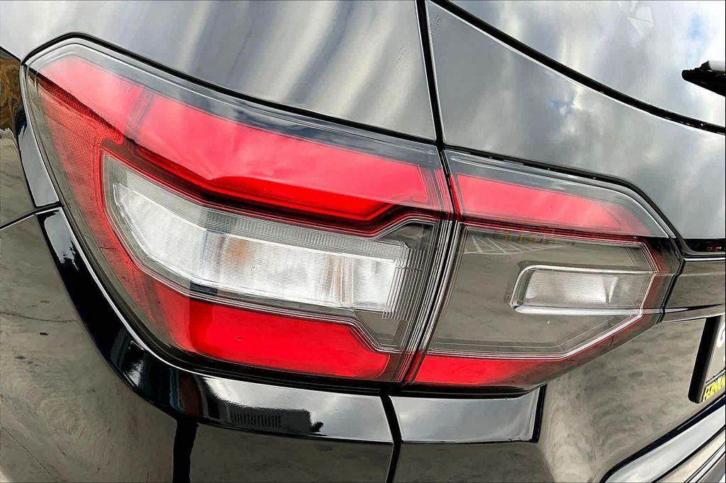 new 2025 Honda Pilot car, priced at $47,825