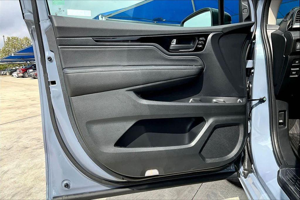 new 2026 Honda Odyssey car, priced at $49,810