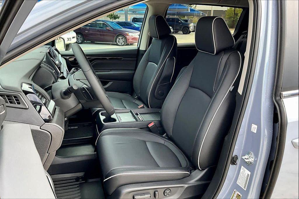 new 2026 Honda Odyssey car, priced at $49,810
