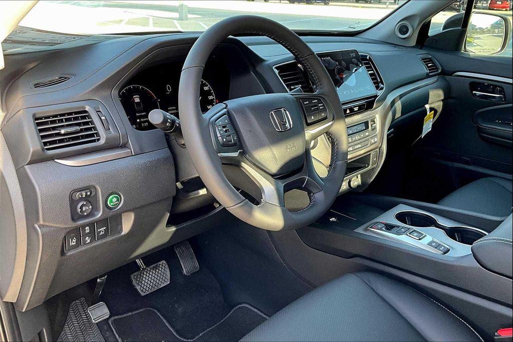 new 2025 Honda Ridgeline car, priced at $44,885