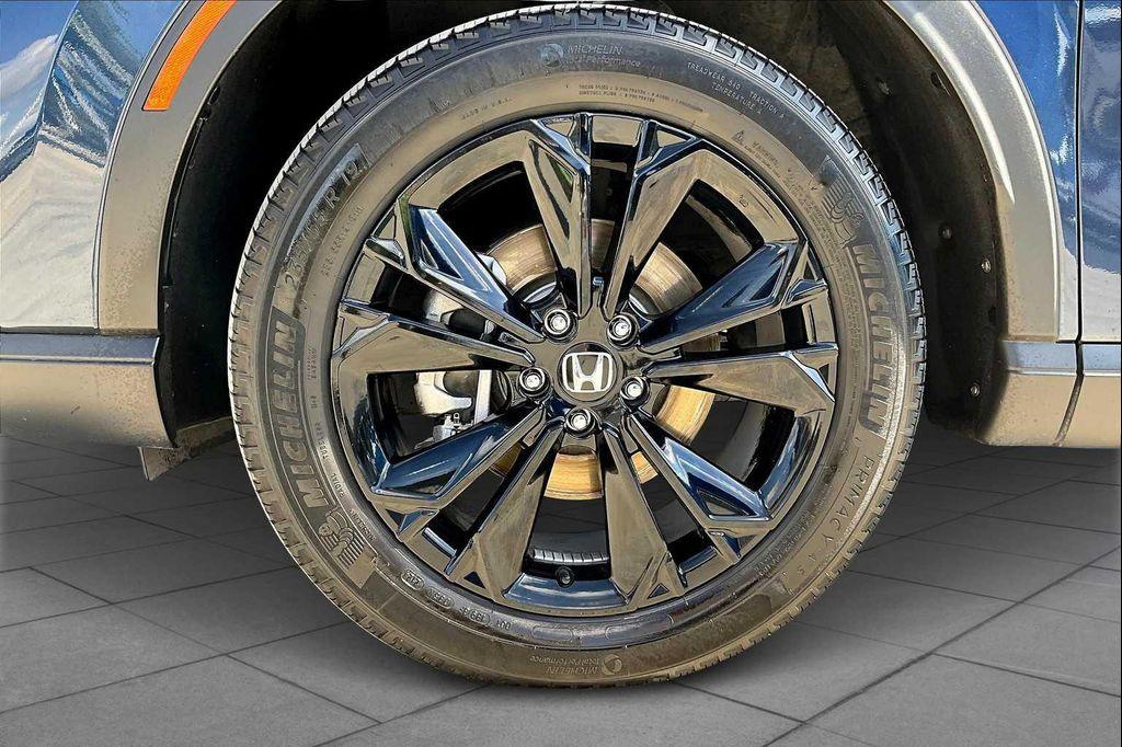 used 2025 Honda CR-V Hybrid car, priced at $37,980