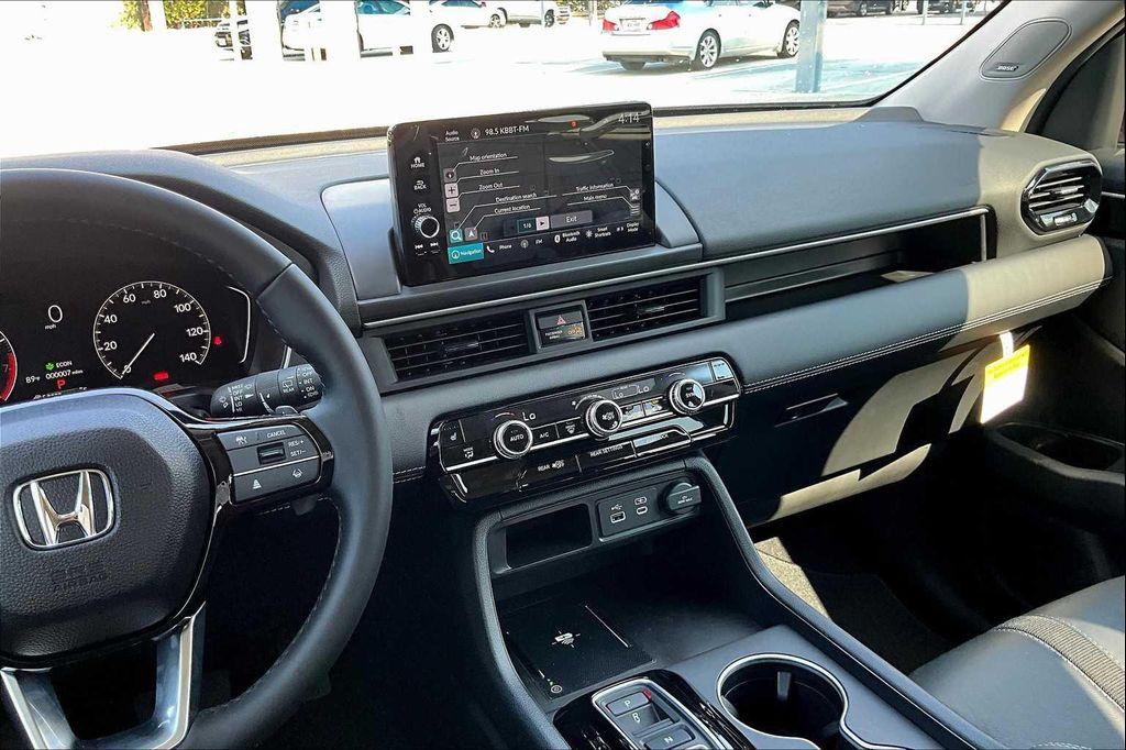 new 2025 Honda Pilot car, priced at $53,450