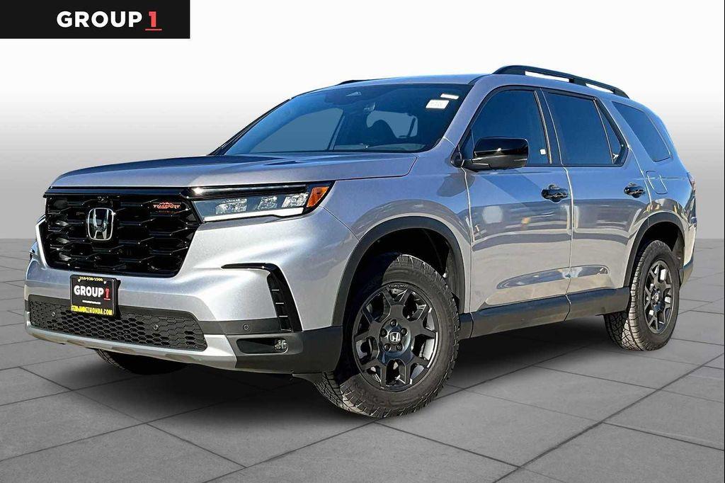 new 2025 Honda Pilot car, priced at $50,895