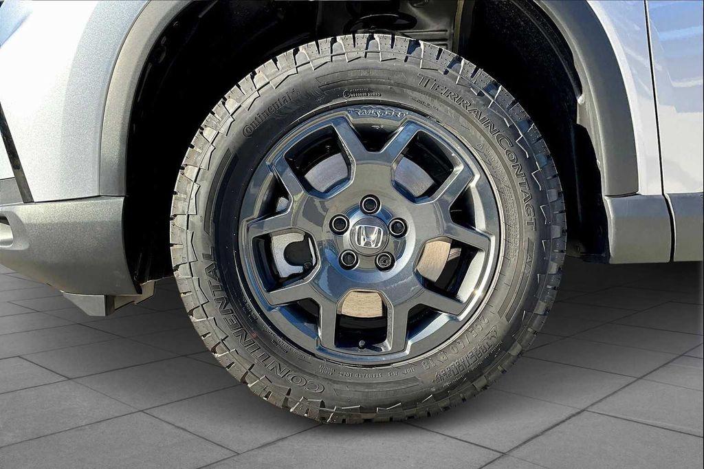 new 2025 Honda Pilot car, priced at $50,895