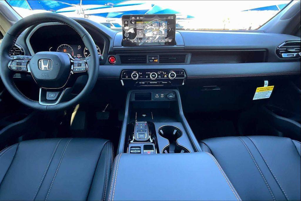 new 2025 Honda Pilot car, priced at $50,895