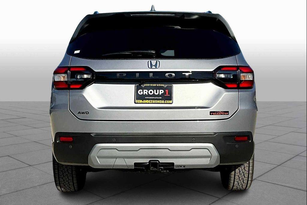 new 2025 Honda Pilot car, priced at $50,895