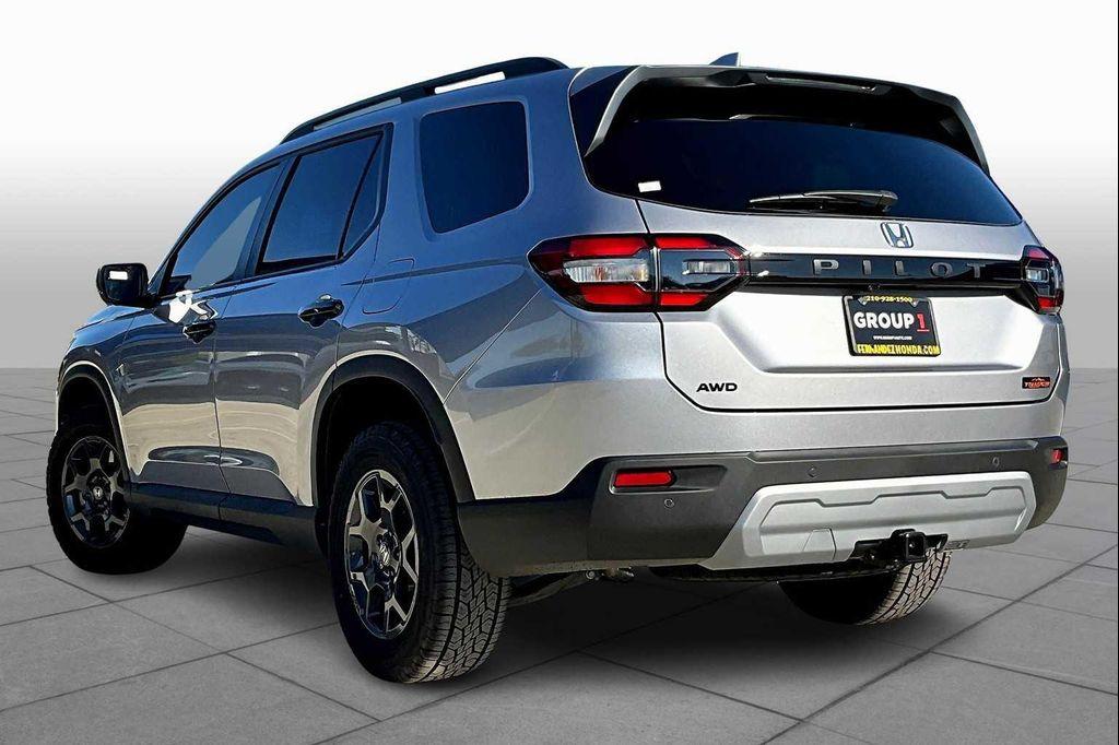new 2025 Honda Pilot car, priced at $50,895