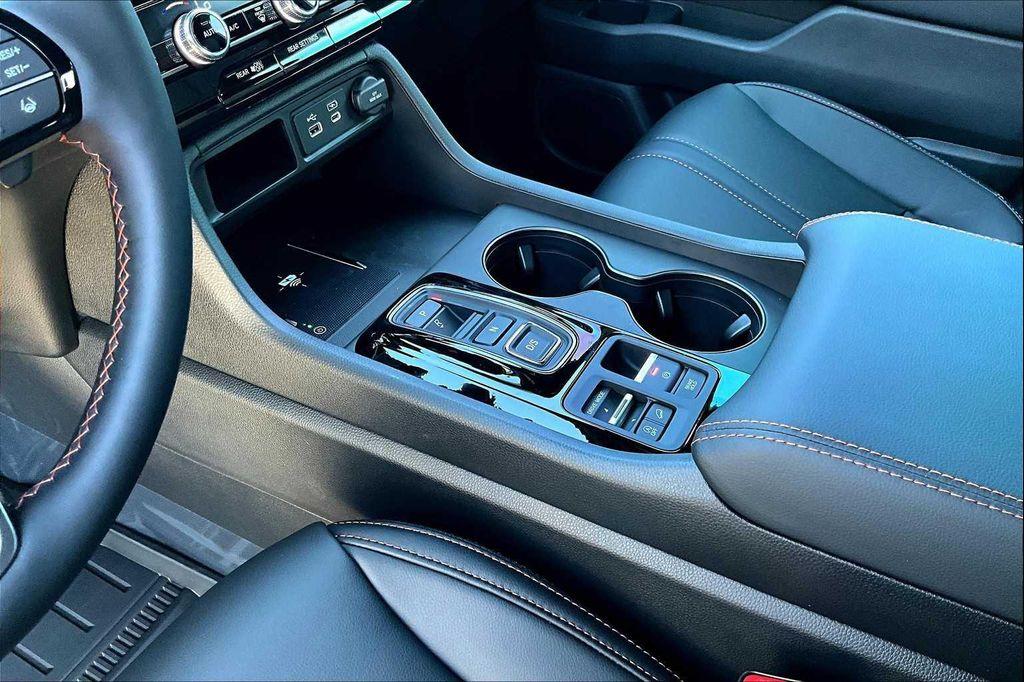 new 2025 Honda Pilot car, priced at $50,895