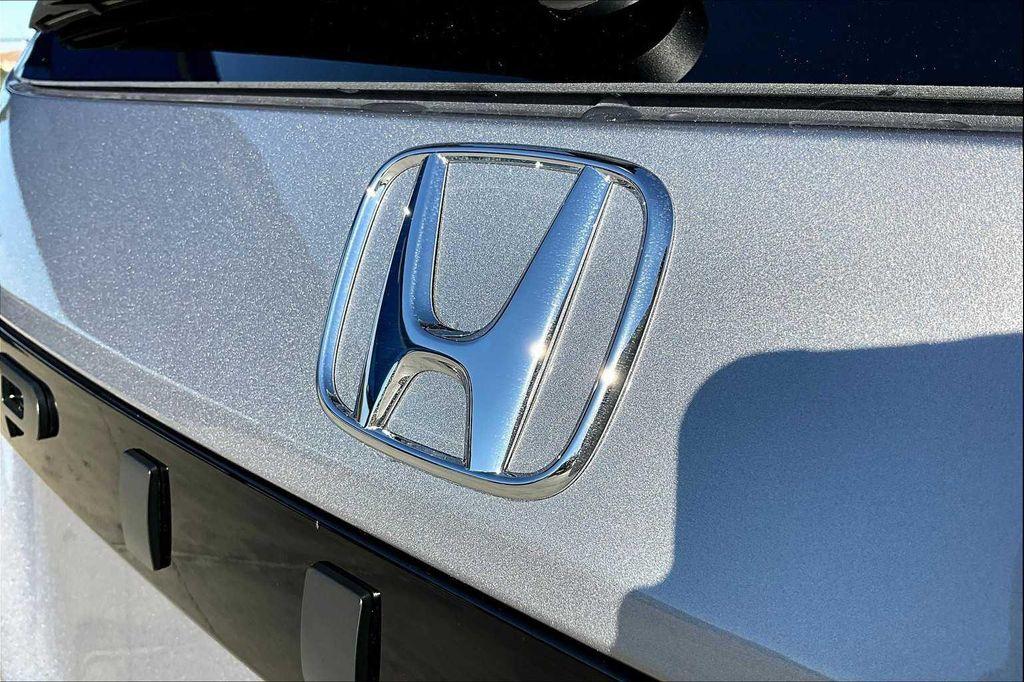 new 2025 Honda Pilot car, priced at $50,895