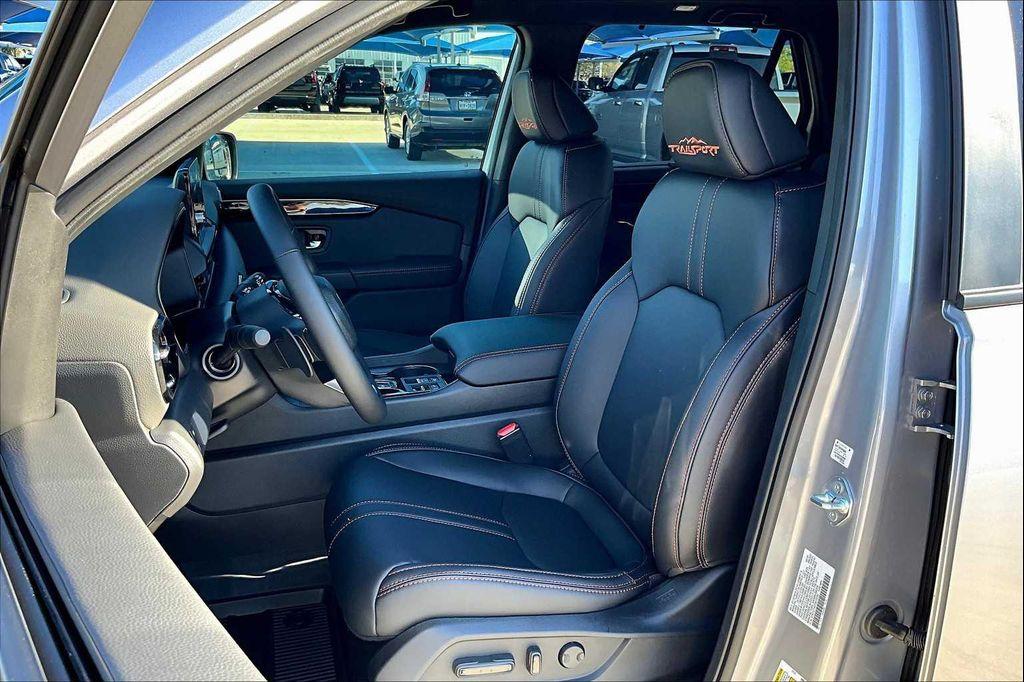 new 2025 Honda Pilot car, priced at $50,895