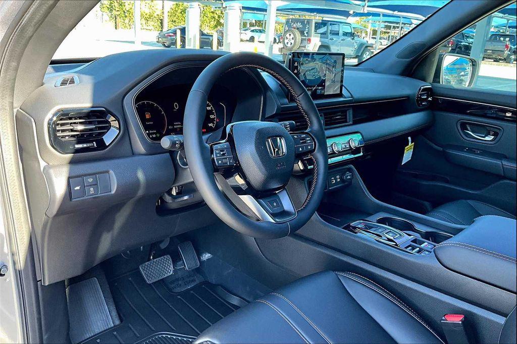 new 2025 Honda Pilot car, priced at $50,895