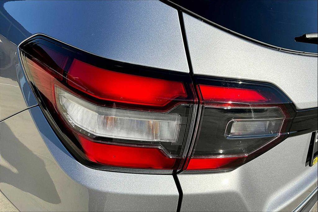 new 2025 Honda Pilot car, priced at $50,895