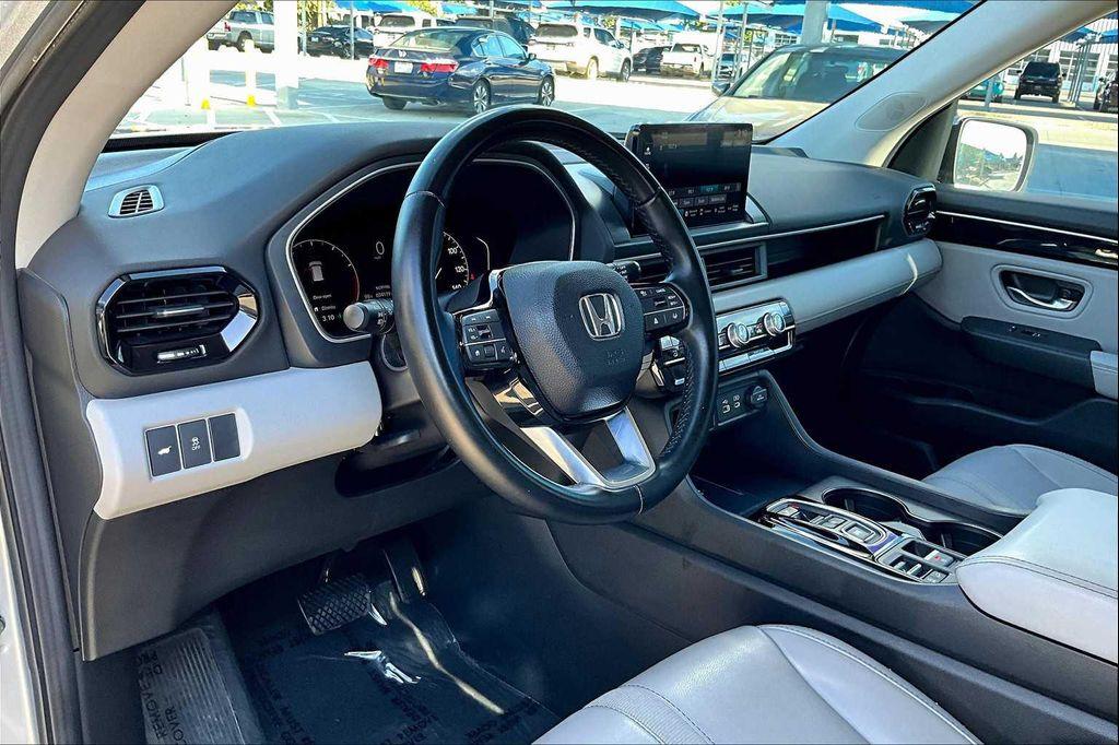 used 2023 Honda Pilot car, priced at $34,890