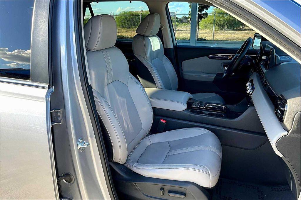 used 2023 Honda Pilot car, priced at $34,890