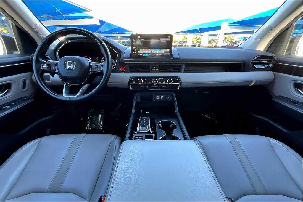 used 2023 Honda Pilot car, priced at $34,890