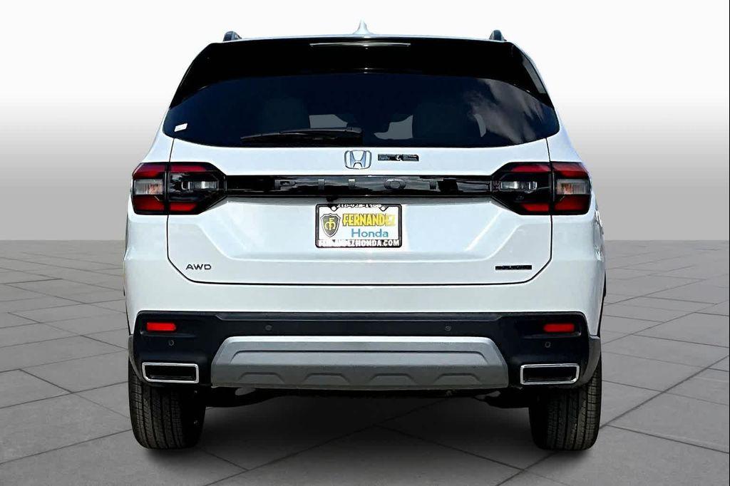 new 2025 Honda Pilot car, priced at $52,235