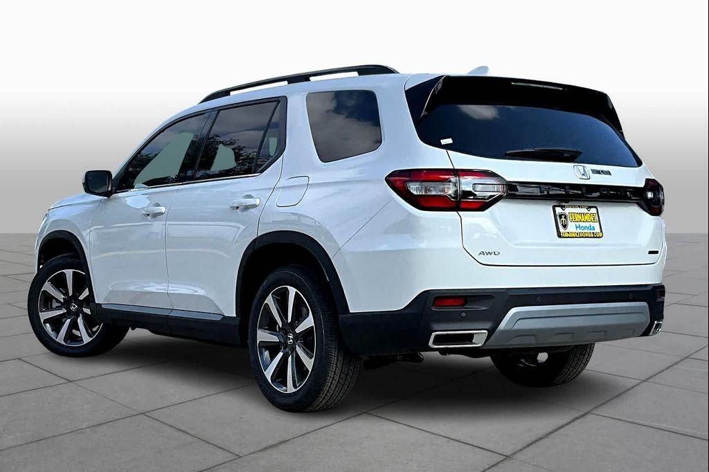 new 2025 Honda Pilot car, priced at $52,235