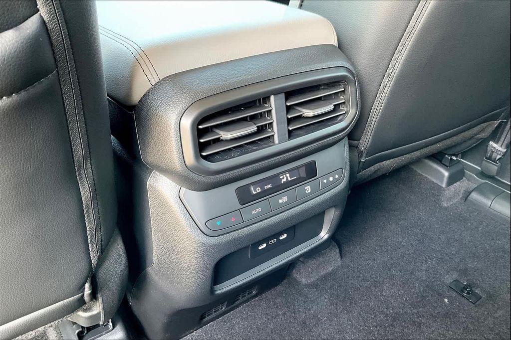 new 2025 Honda Pilot car, priced at $52,235