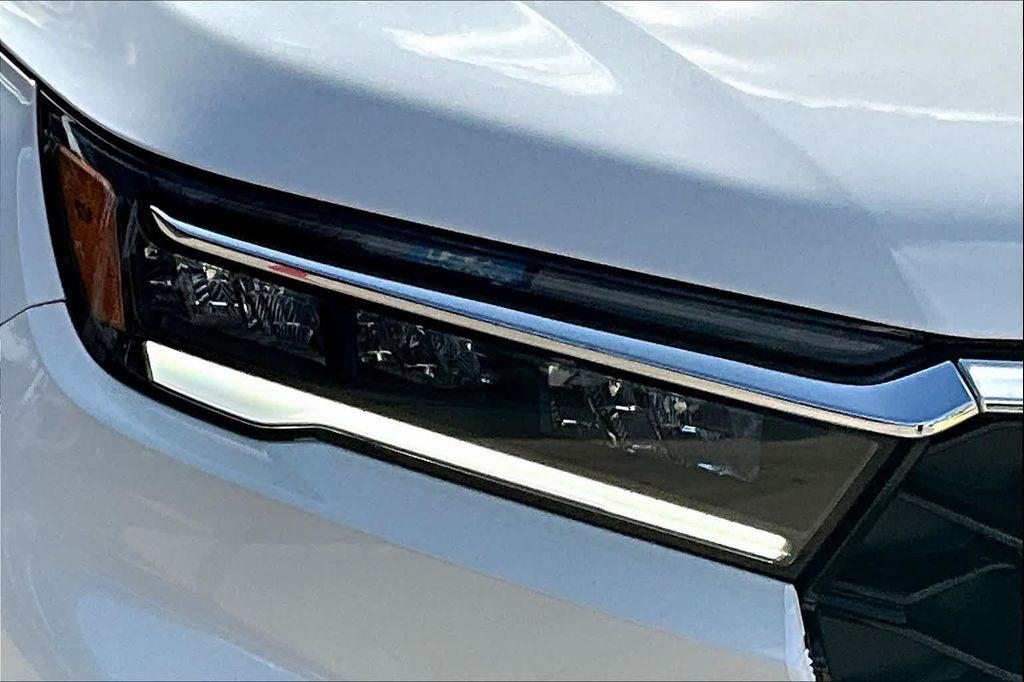 new 2025 Honda Pilot car, priced at $52,235