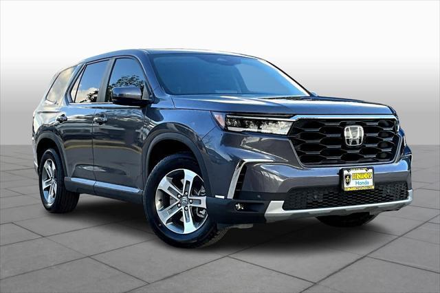 new 2025 Honda Pilot car, priced at $45,028